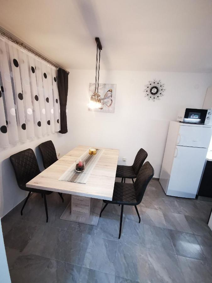 Ema Studio Apartman Karlovac Luaran gambar